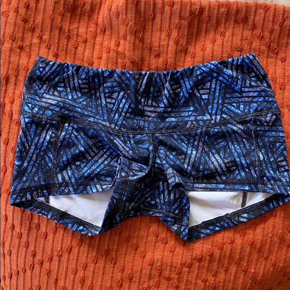 FLEO size small women’s shorts